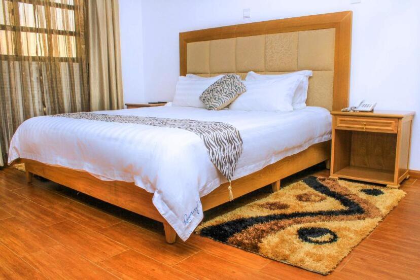 Rosemary Courts Bed And Breakfast Entebbe Exterior foto